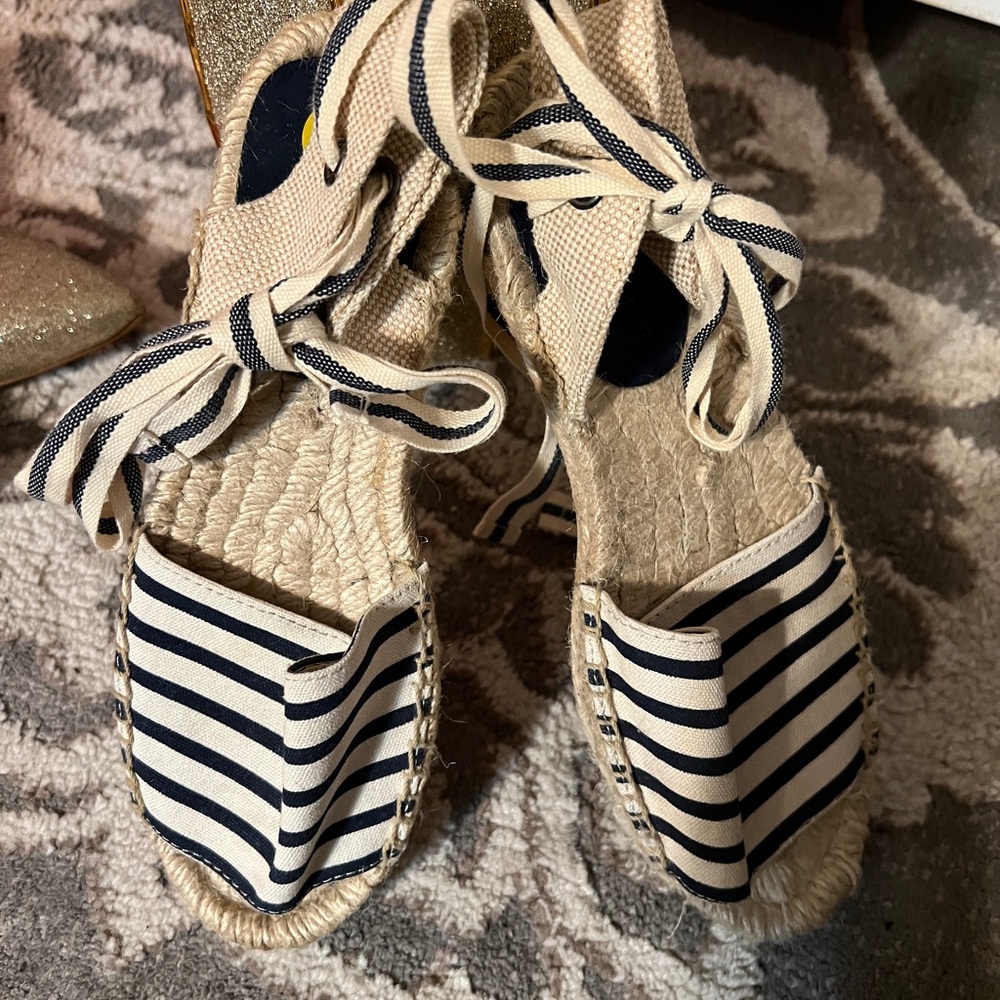 Gap Blue Striped Cream Espadrille Tie String Sandals Sz 7 - Picture 4 of 5